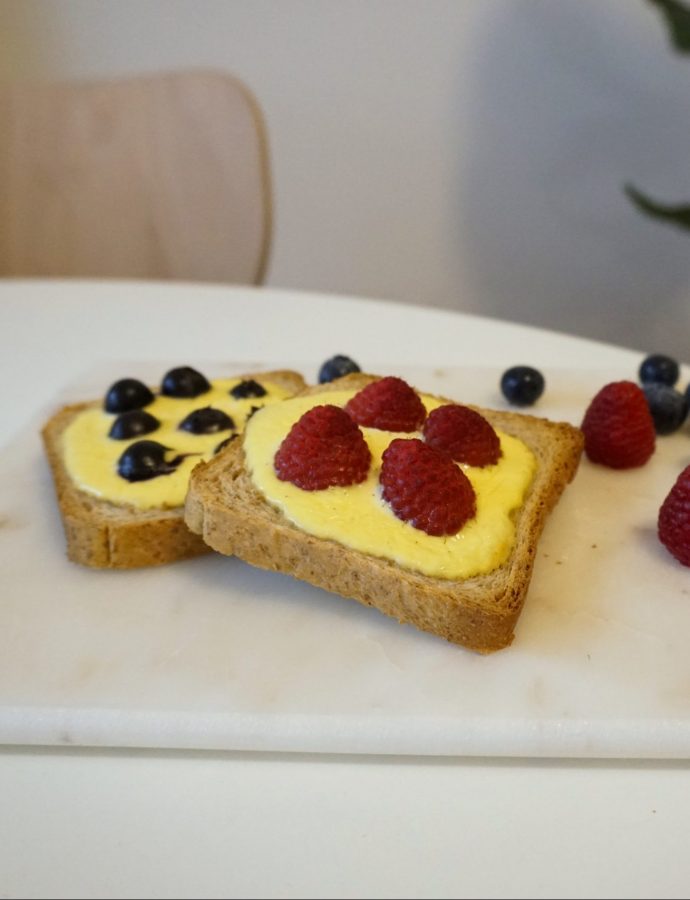 Vanillepudding-Toast mit Joghurt